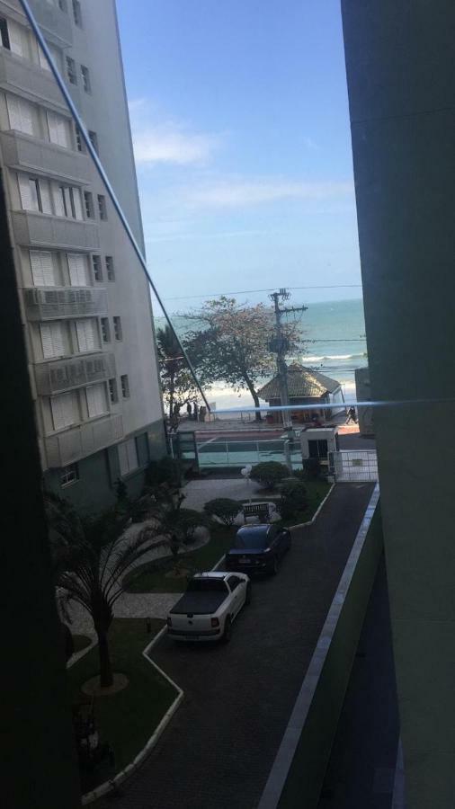 Lindo Em *